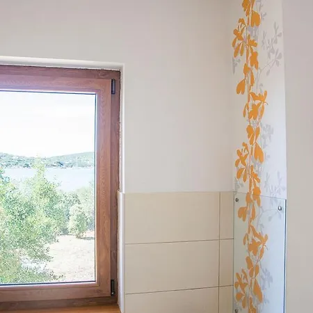 Сasa de vacaciones House Divna *